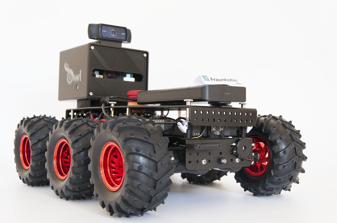 3-achsiger Rover mit aufgebautem LiDAR-System.