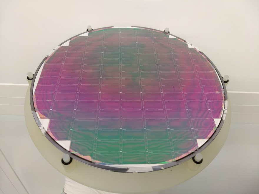 Wafer bond consisting of sensor and circuit wafer before post-prosessing 