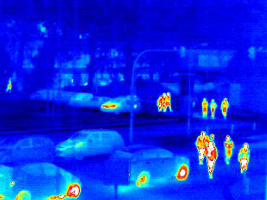 IR Image of a scene in road traffic