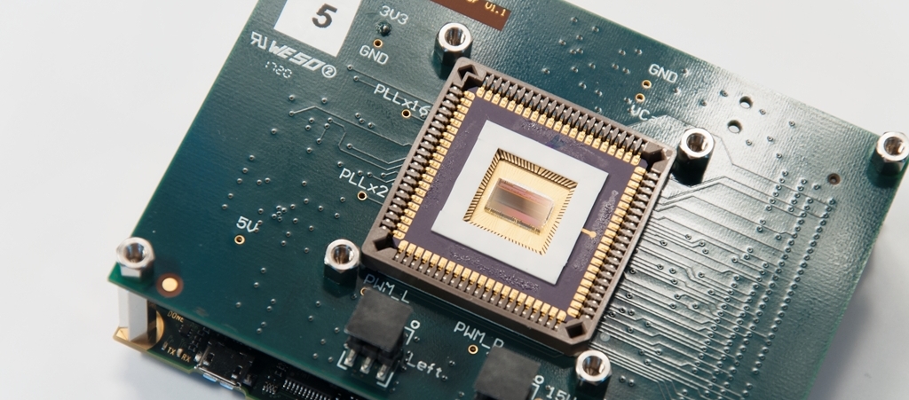 3d-Camera Board with Line Sensor developed by Fraunhofer IMS Alt Tag: 3d-Camera-Board with optical line sensor ASIC developed by Fraunhofer IMS