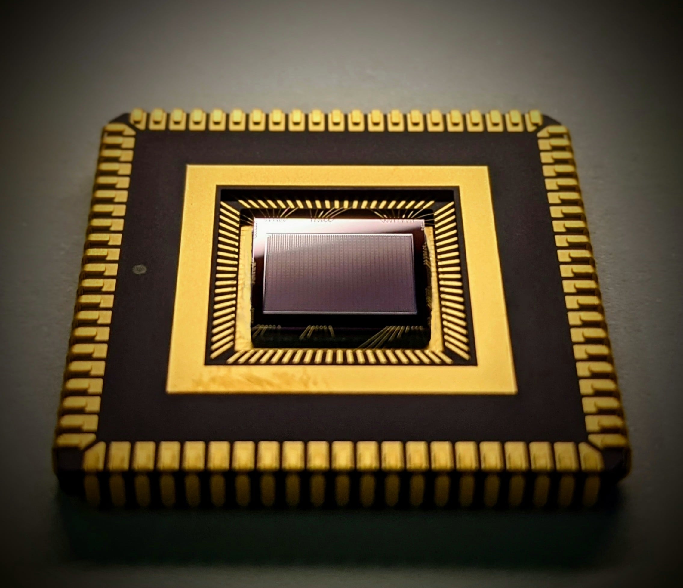 CSPAD αlpha with microlens arrays The photon detection efficiency of the CSPAD αlpha can be increased by a factor of 7 using microlens arrays.